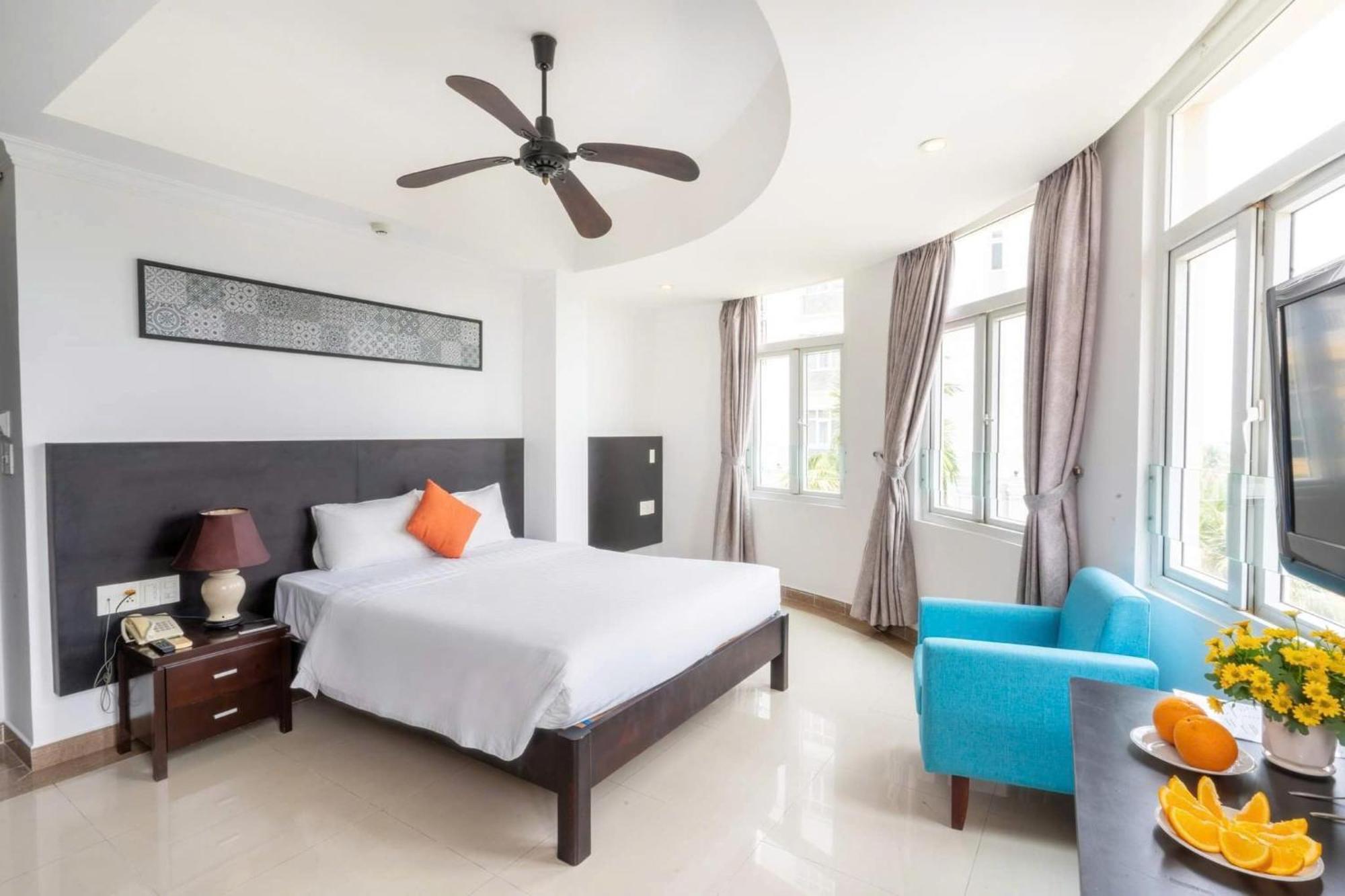 Queen Palace Sea View Hotel Дананг Екстериор снимка