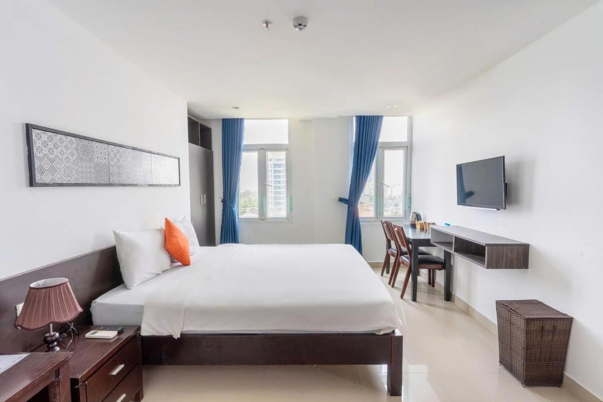 Queen Palace Sea View Hotel Дананг Екстериор снимка